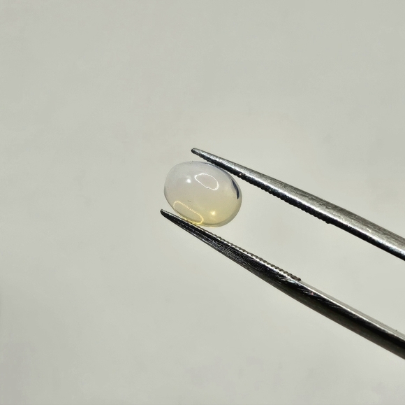 1.00 CtNatural Opal Play of Colour Oval Cut Gemstones - Picture 2 of 3